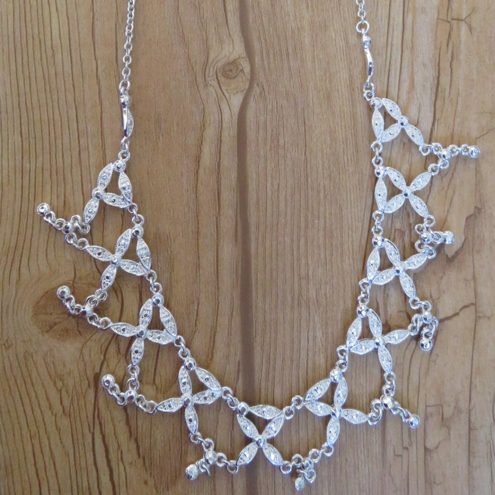 Silver Tone Starfish Shape Necklace 9" Long 5" Wide (K59)